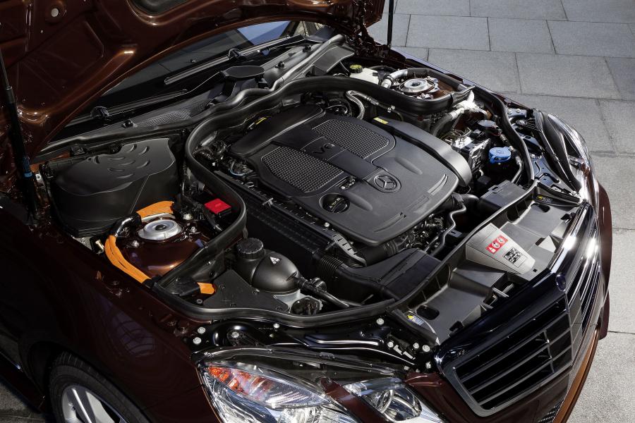  Mercedes-Benz E400 Hybrid 2011 года  (фото 9 из 11)